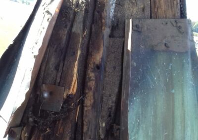 Support de la croix de l'église